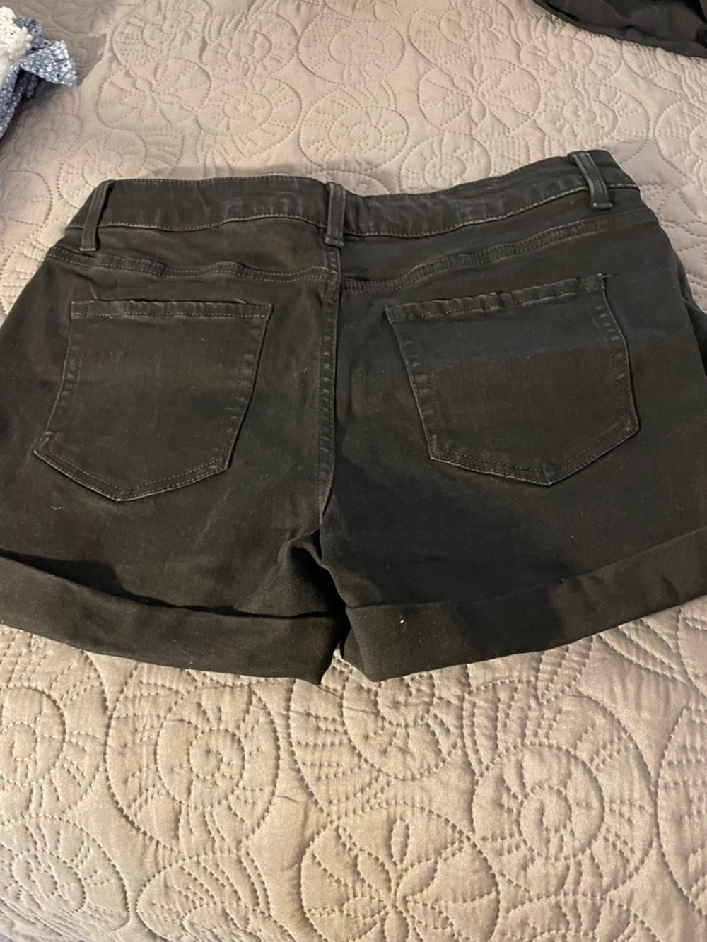 Time and Tru Black Cuffed Denim Shorts - Picture 2 of 4